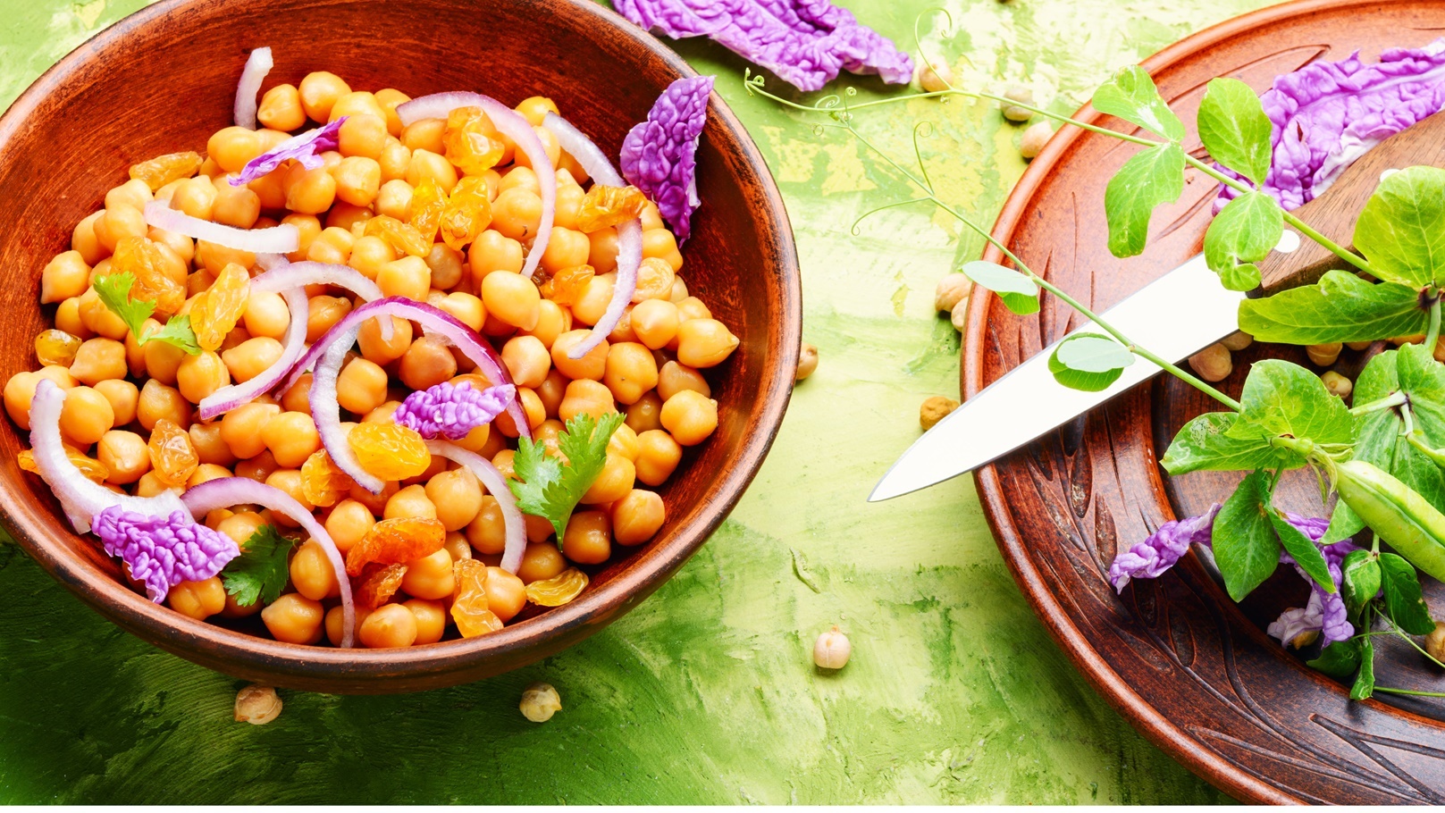 salad-with-chickpeas-2021-08-26-15-52-01-utc