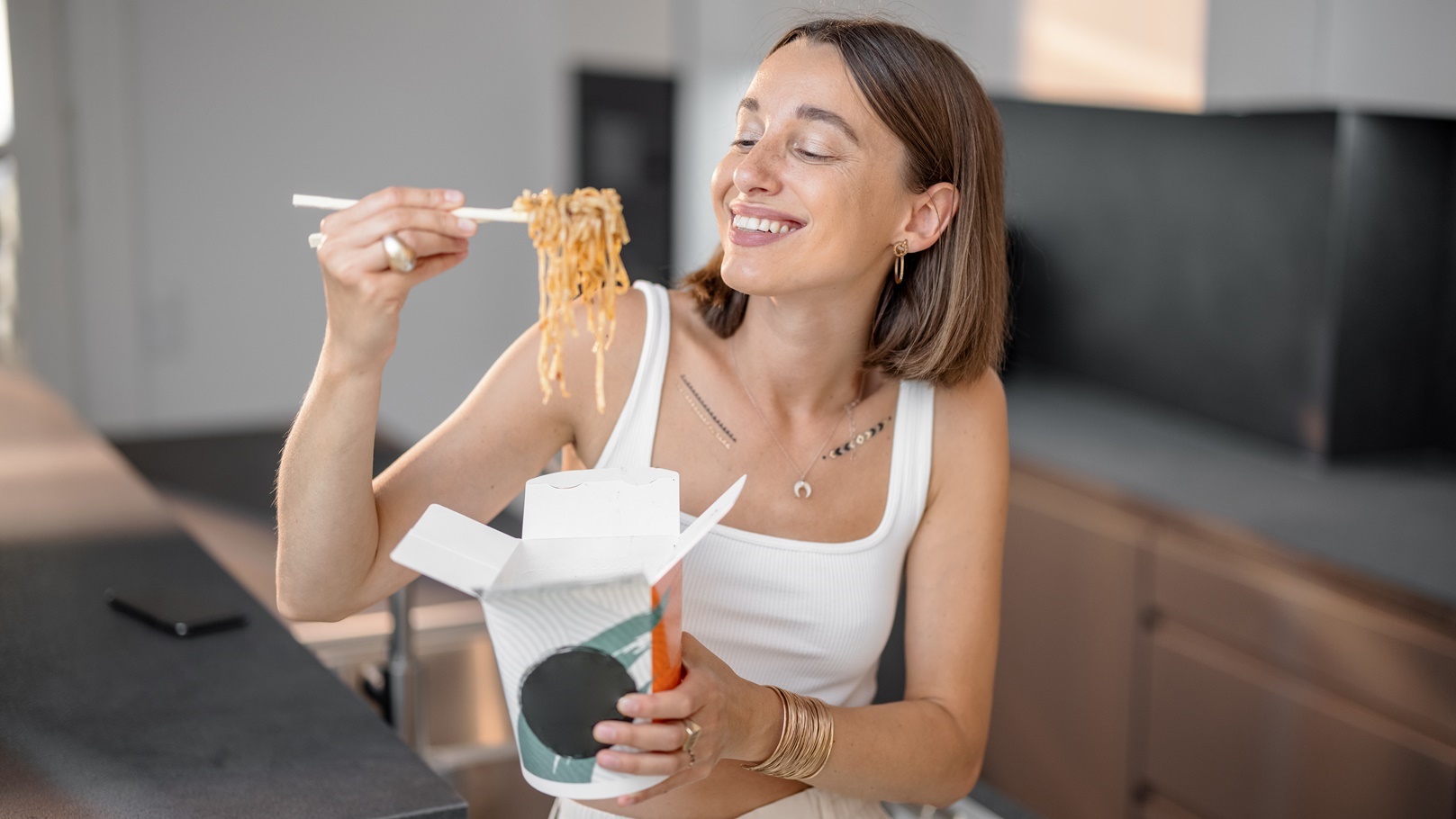 تناول النودلز