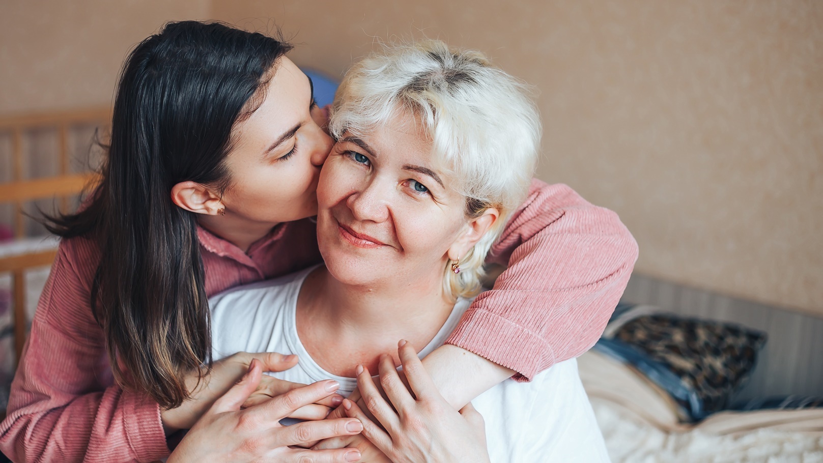 young-daughter-of-mature-beautiful-blonde-mother-k-2022-02-01-23-57-50-utc