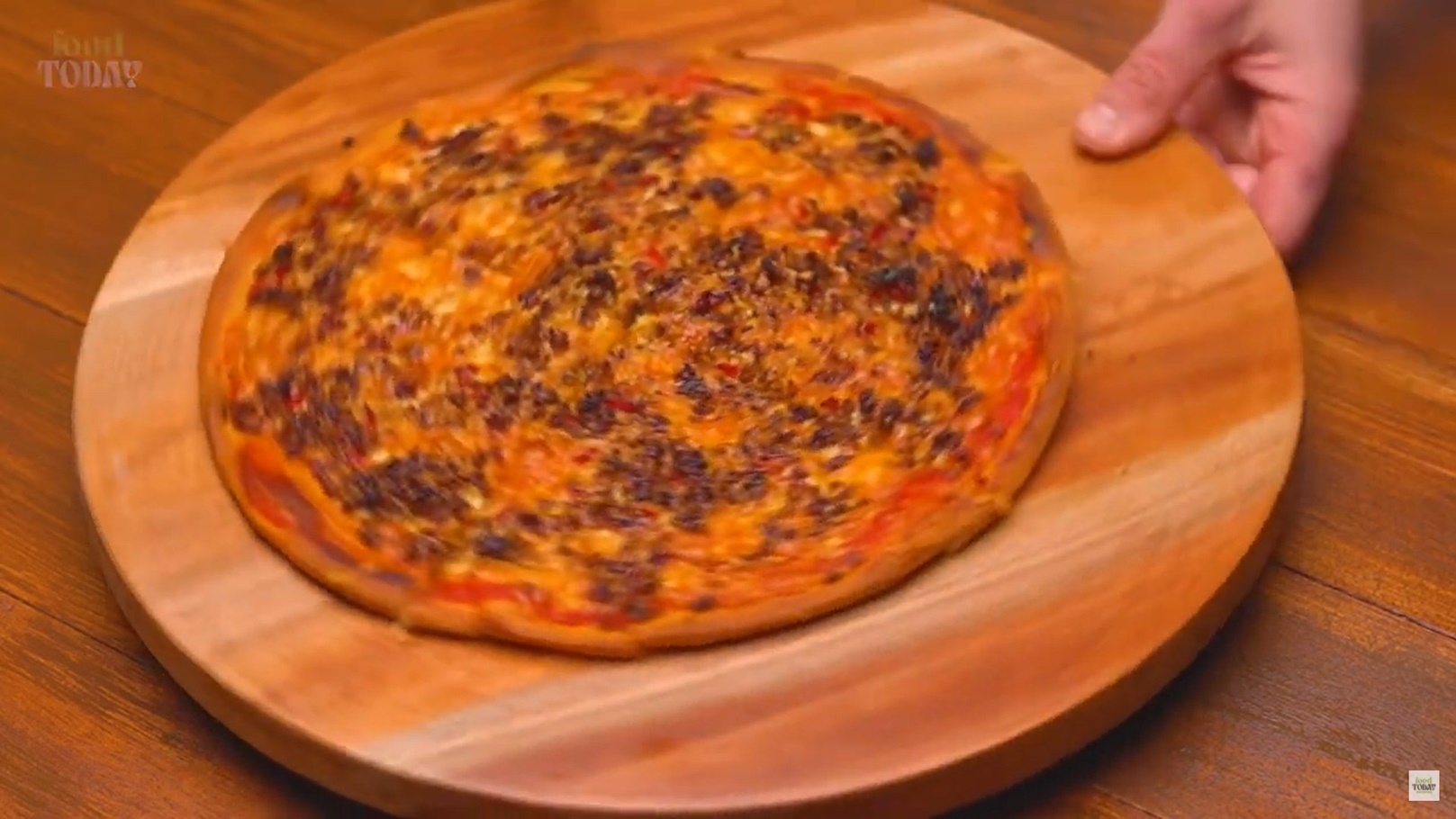 البيتزا باللحمة المفرومة