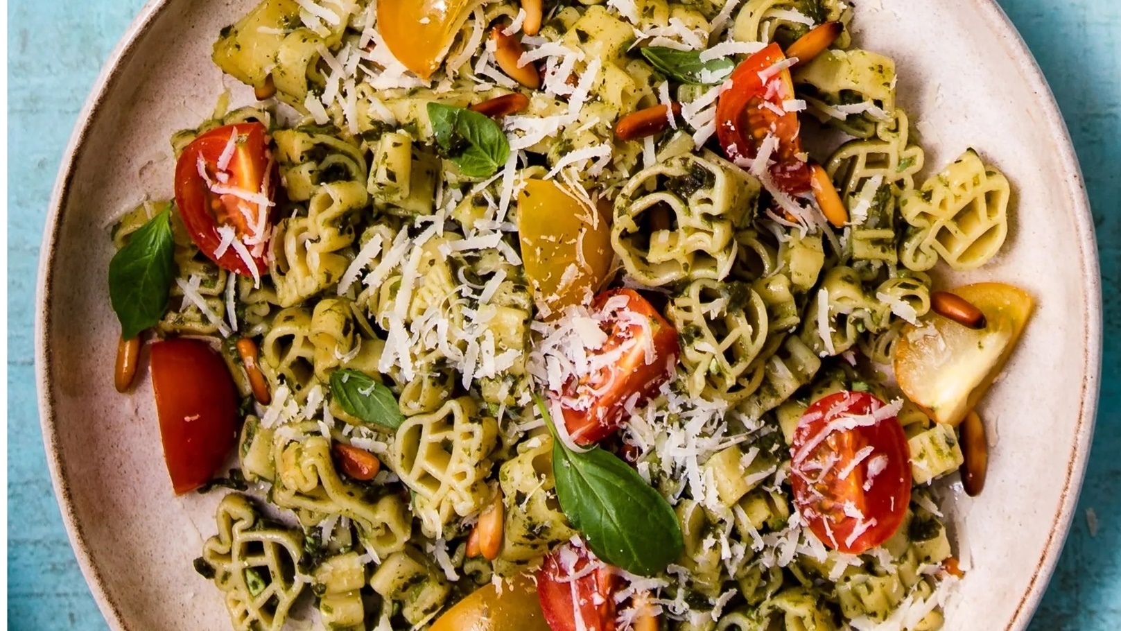 مكرونة البيستو