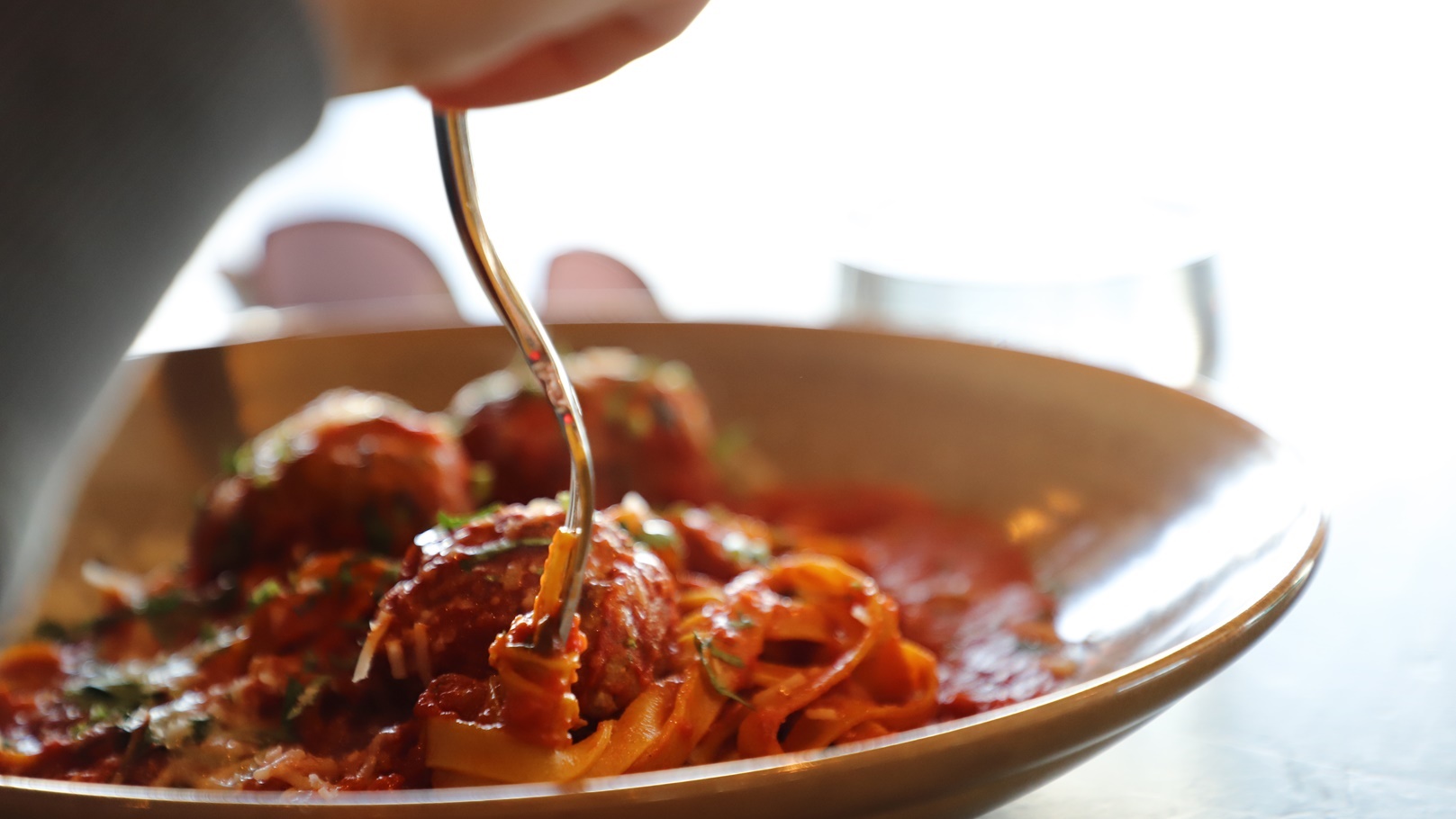 eating-pasta-2022-03-01-23-15-29-utc