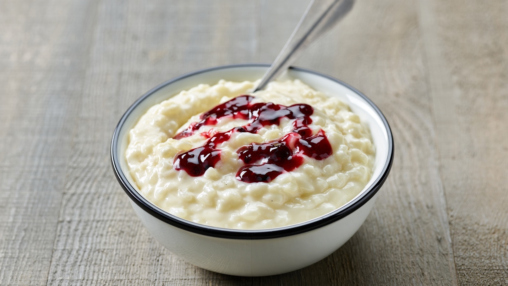 طريقة عمل الأرز بلبن لغادة التلي