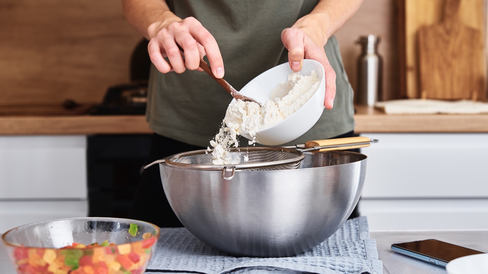 الطهي في المطبخ