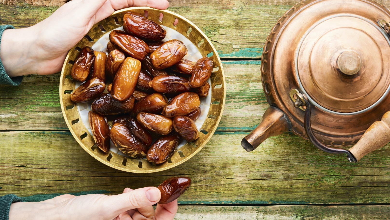 sweetness-of-dried-dates-for-tea-2021-09-01-07-47-17-utc