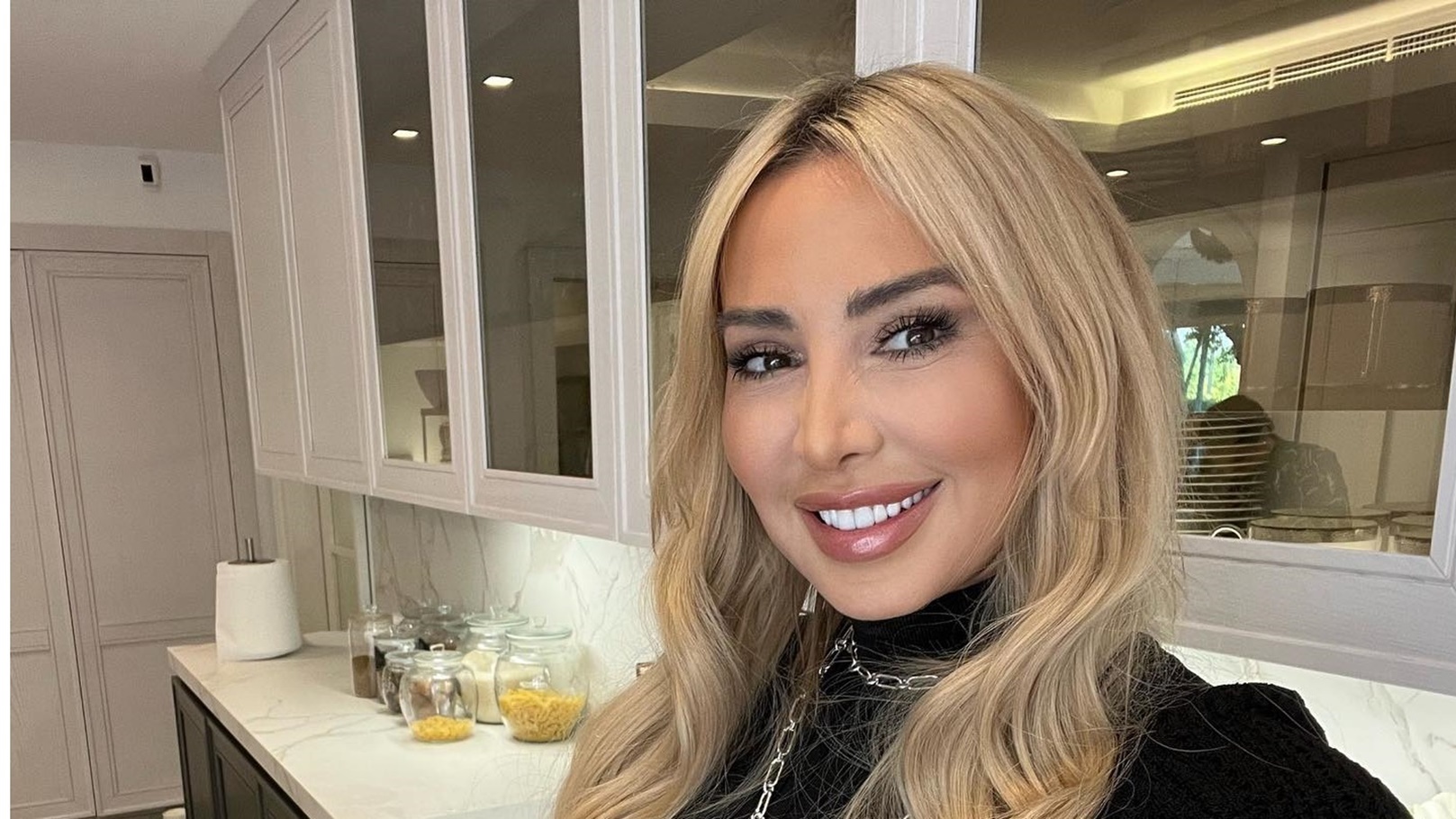 جويل في المطبخ