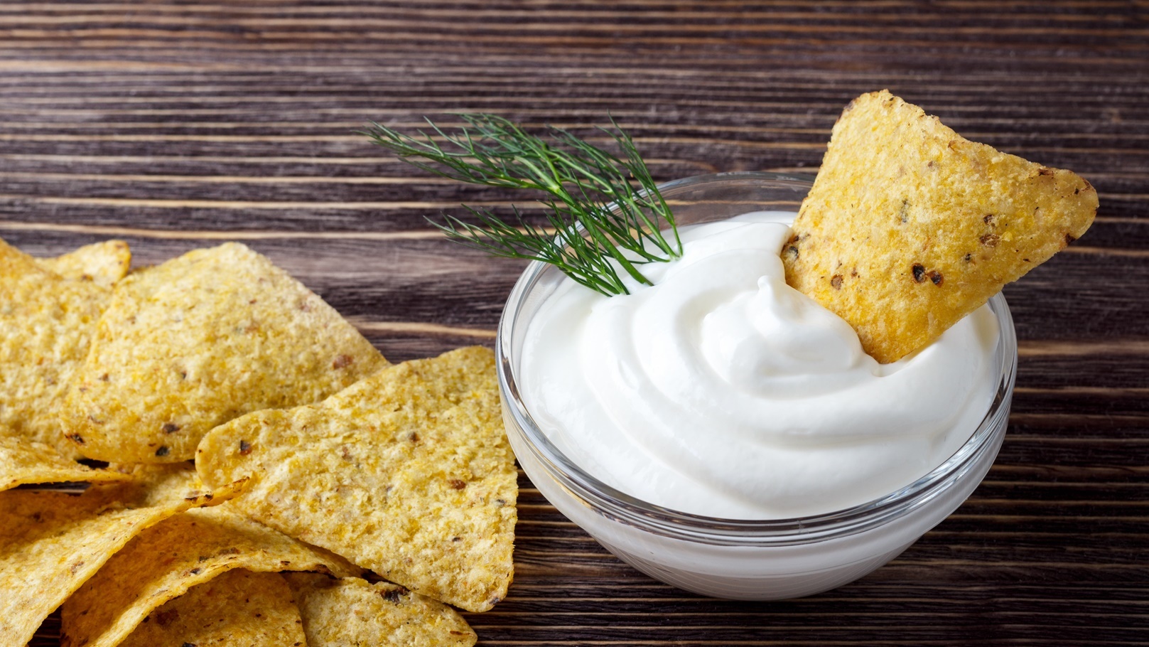 nachos-with-sour-cream-sauce-2022-02-23-23-16-48-utc