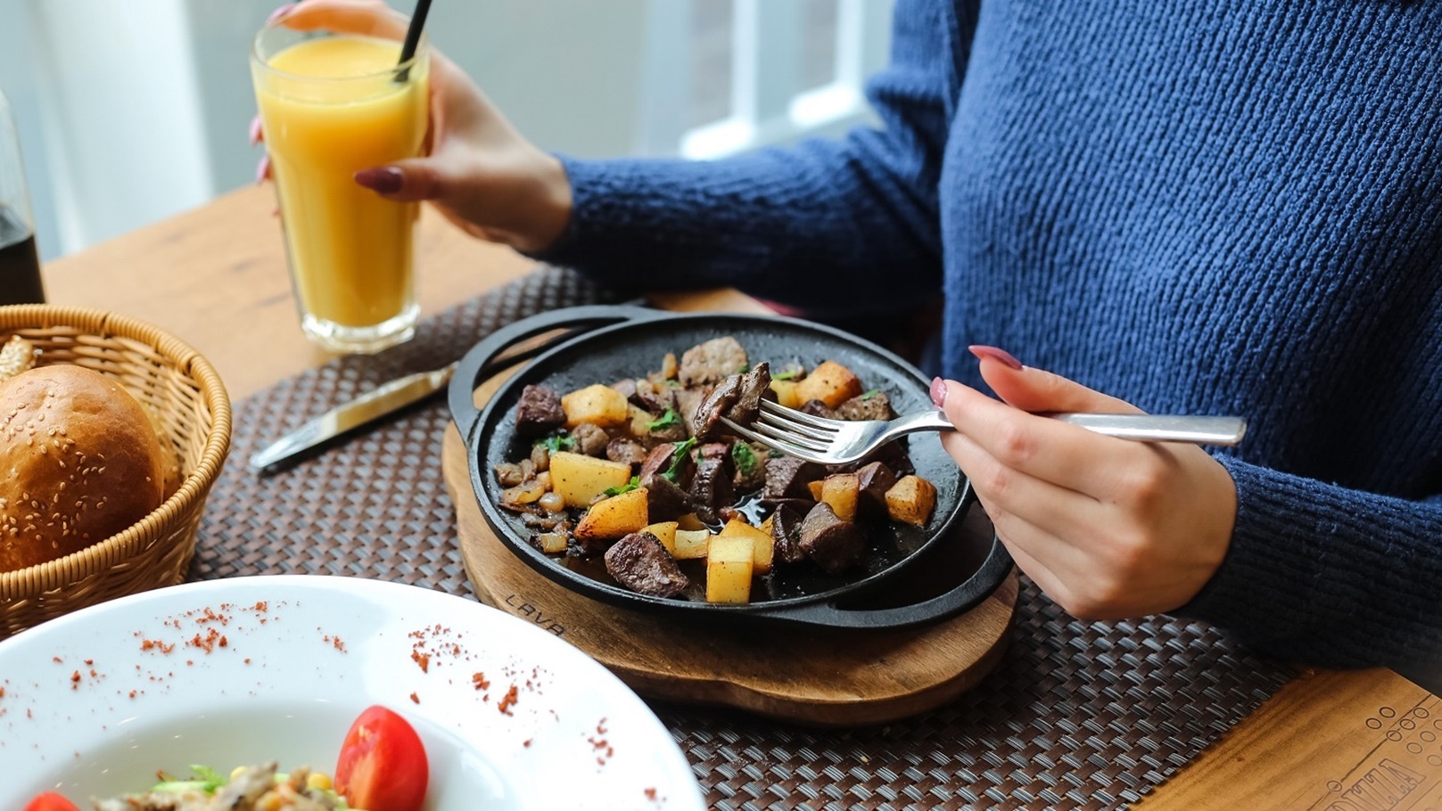 طريقة عمل سودة الدجاج بدبس الرمان لسارة عبد السلام