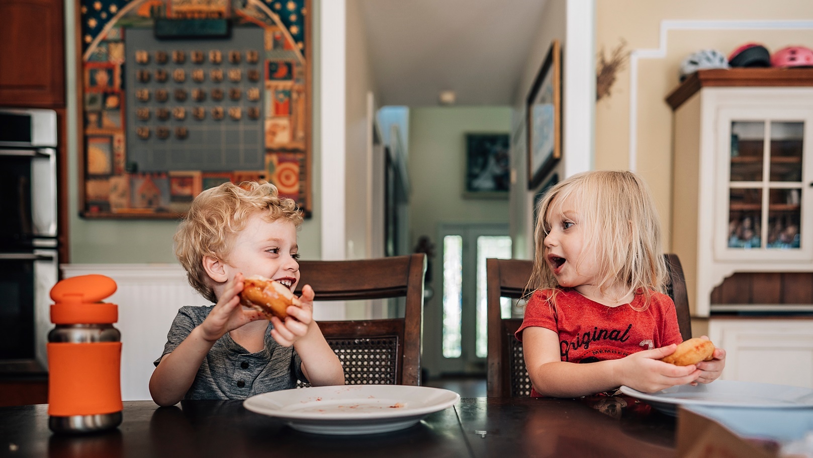 child-eating-at-home-2021-10-29-20-25-41-utc