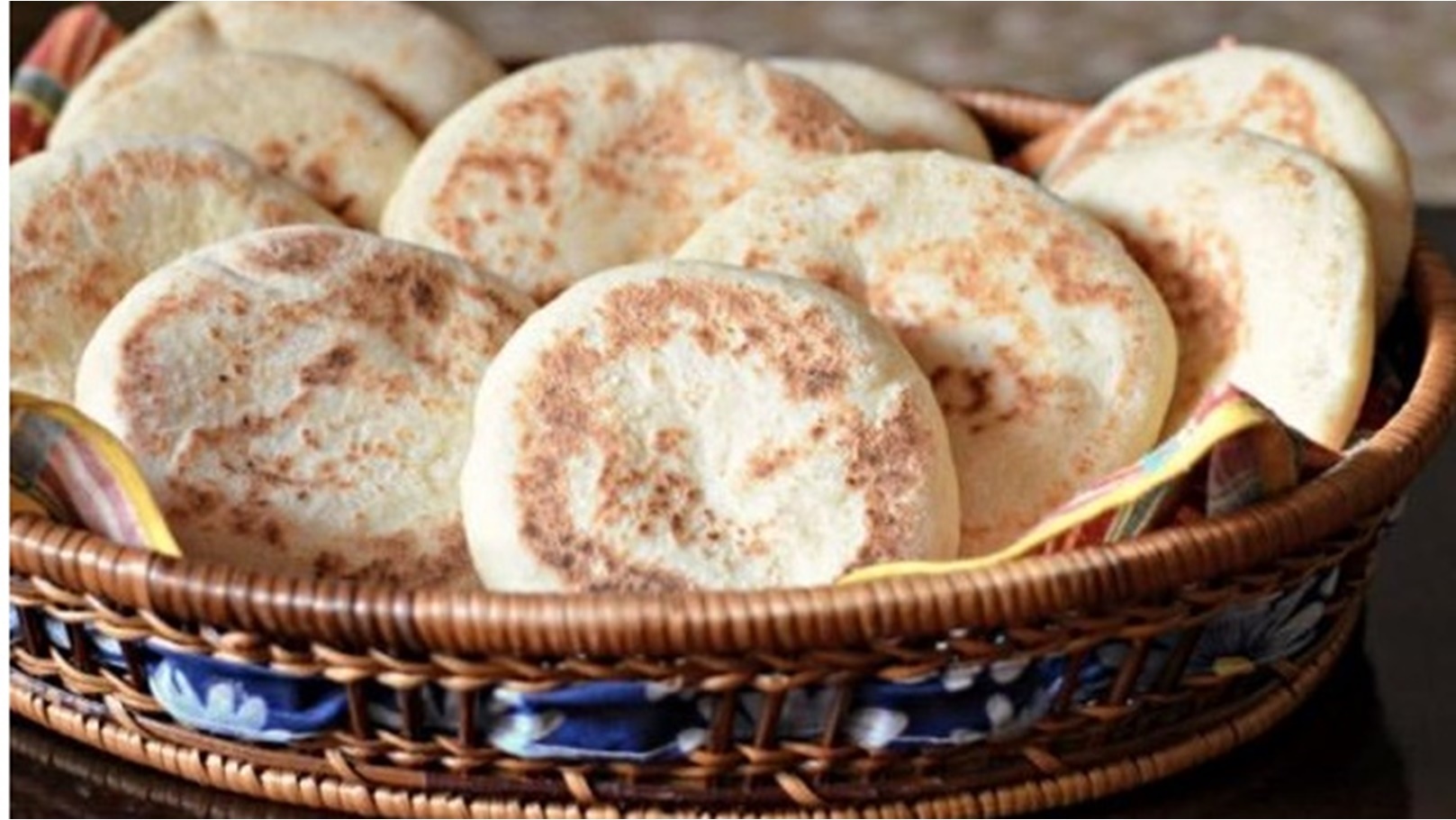 طريقة عمل الخبز الشامي في البيت