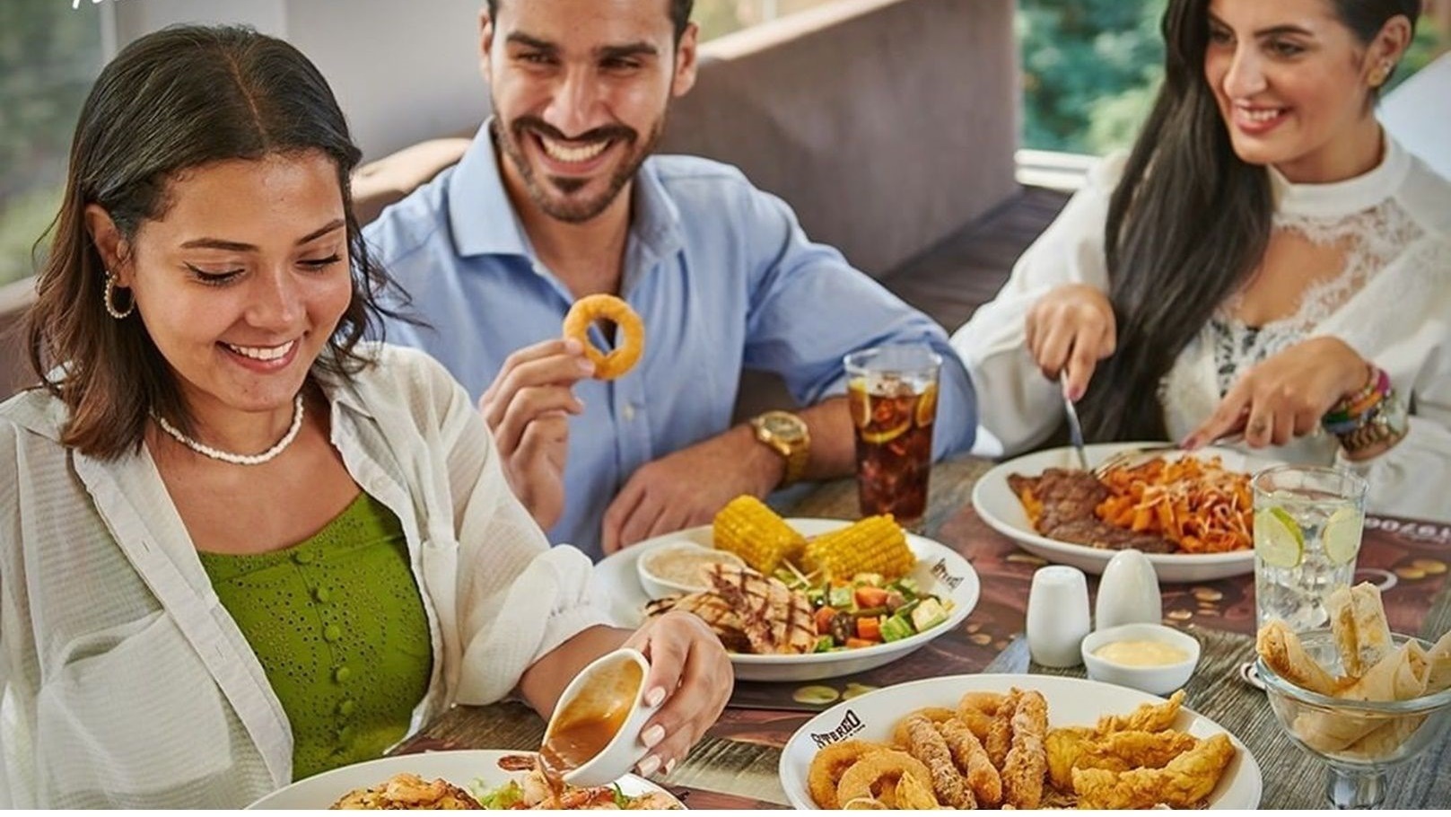 تناول الطعام في مطعم Stereo