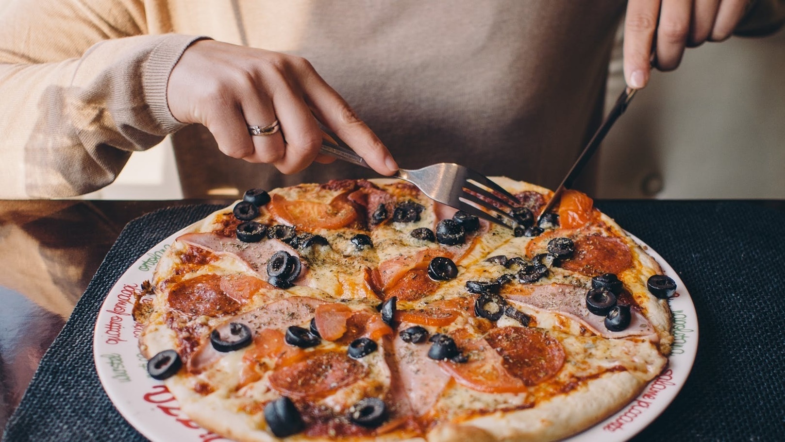 food-pizza-restaurant-eating