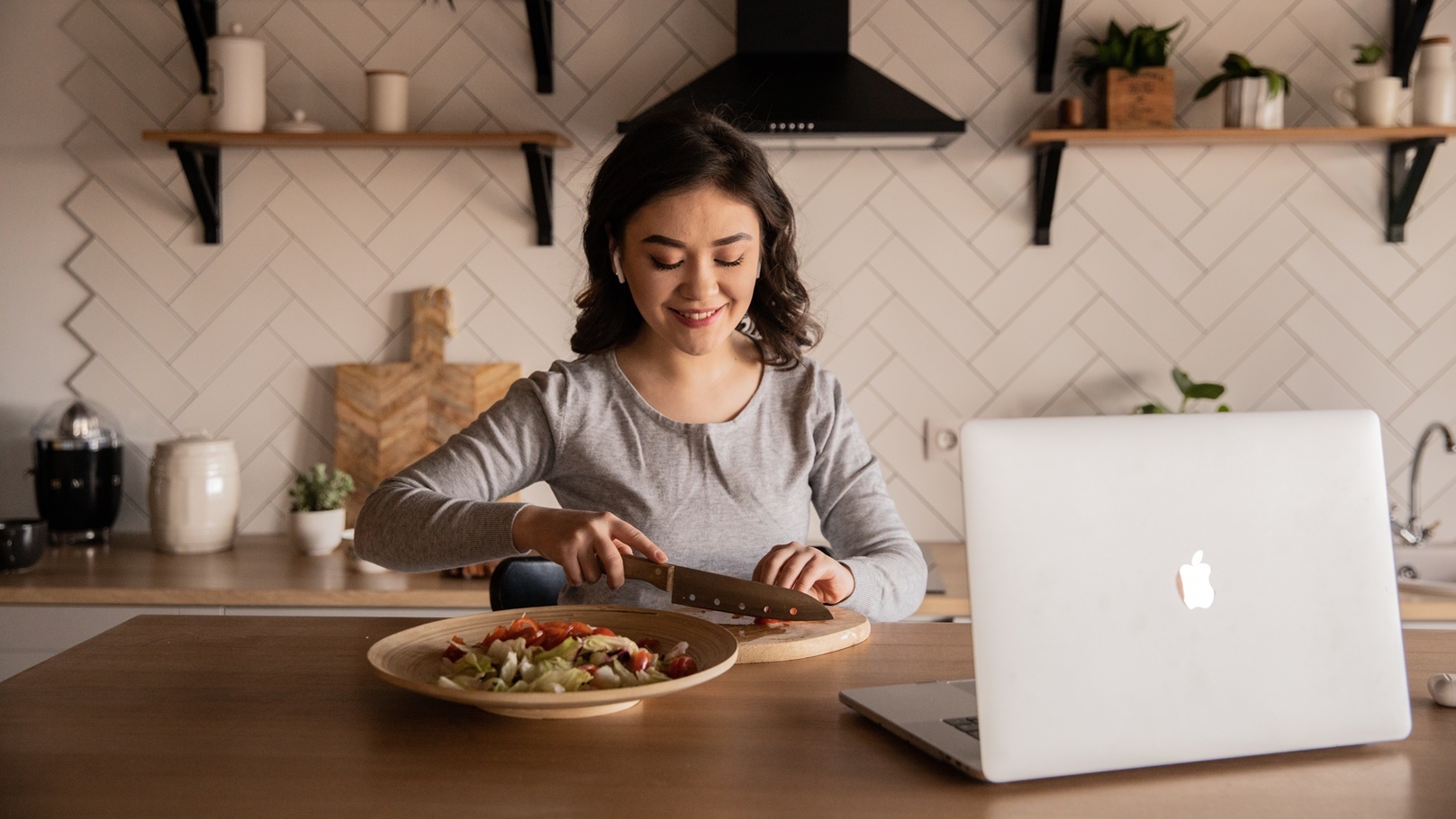 pexels-ekaterina-bolovtsova-4050078