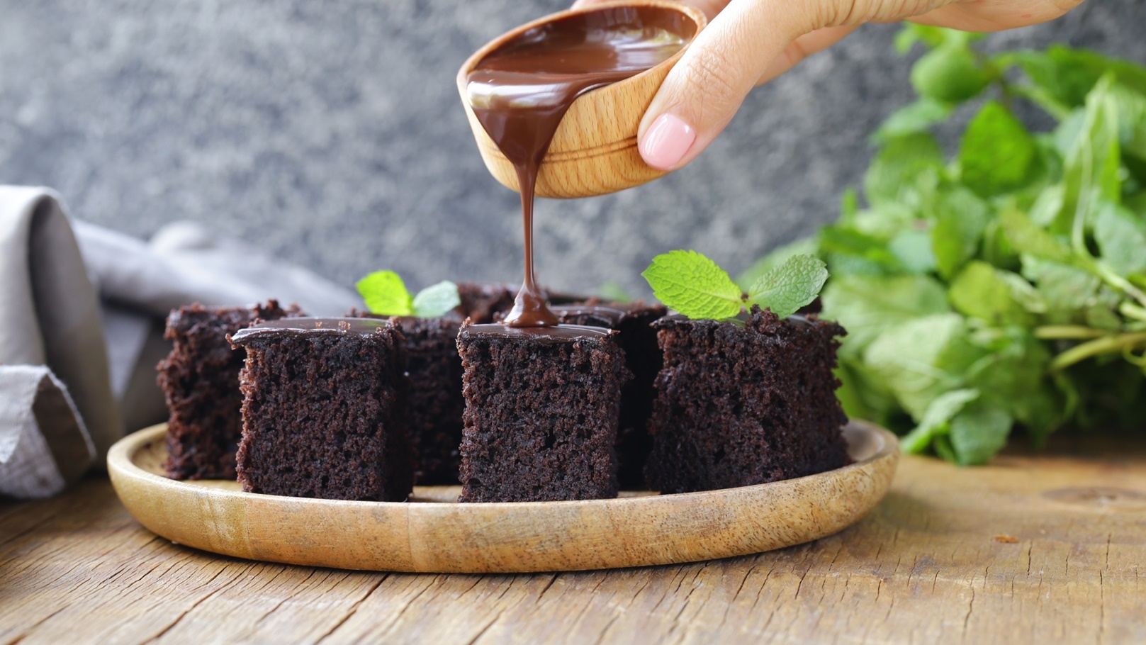 طريقة عمل كيك الشيكولاتة اللذيذة