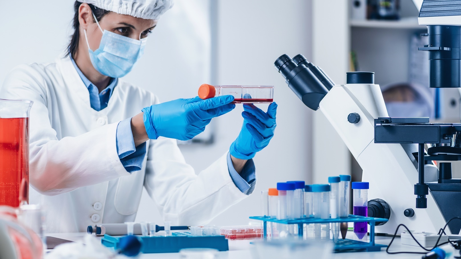 scientist-analyzing-cultured-artificial-meat-sampl-2021-08-28-17-59-33-utc