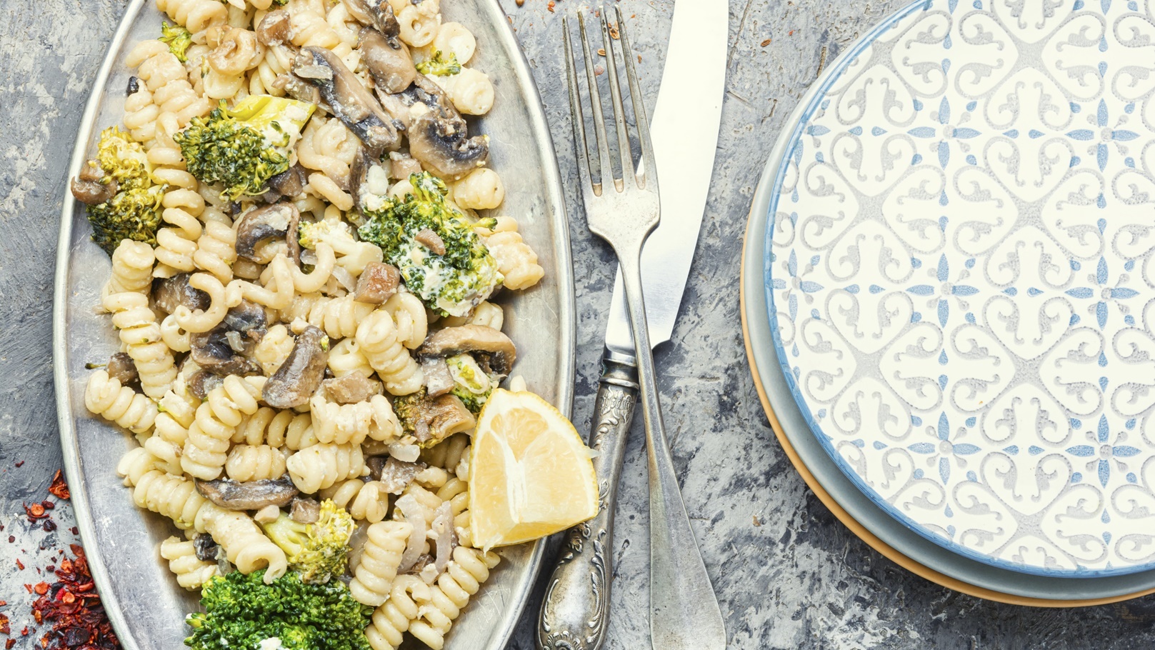 المكرونة بالخضروات والبشاميل