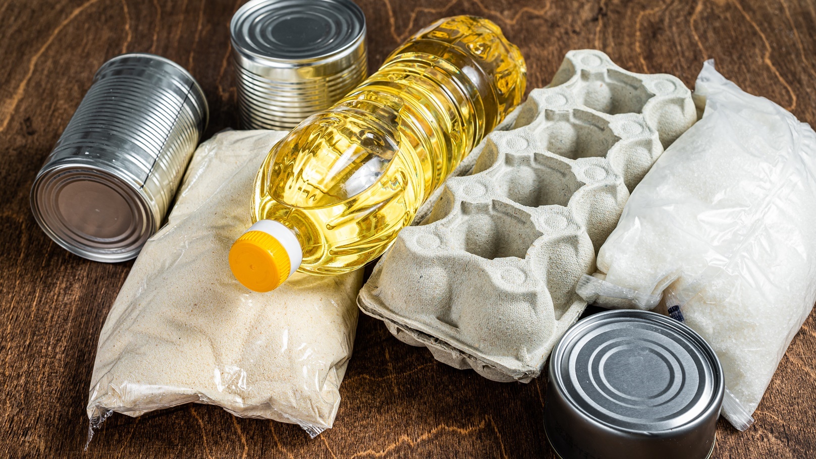 food-delivery-donation-quarantine-help-concept-o-2021-12-09-03-20-56-utc