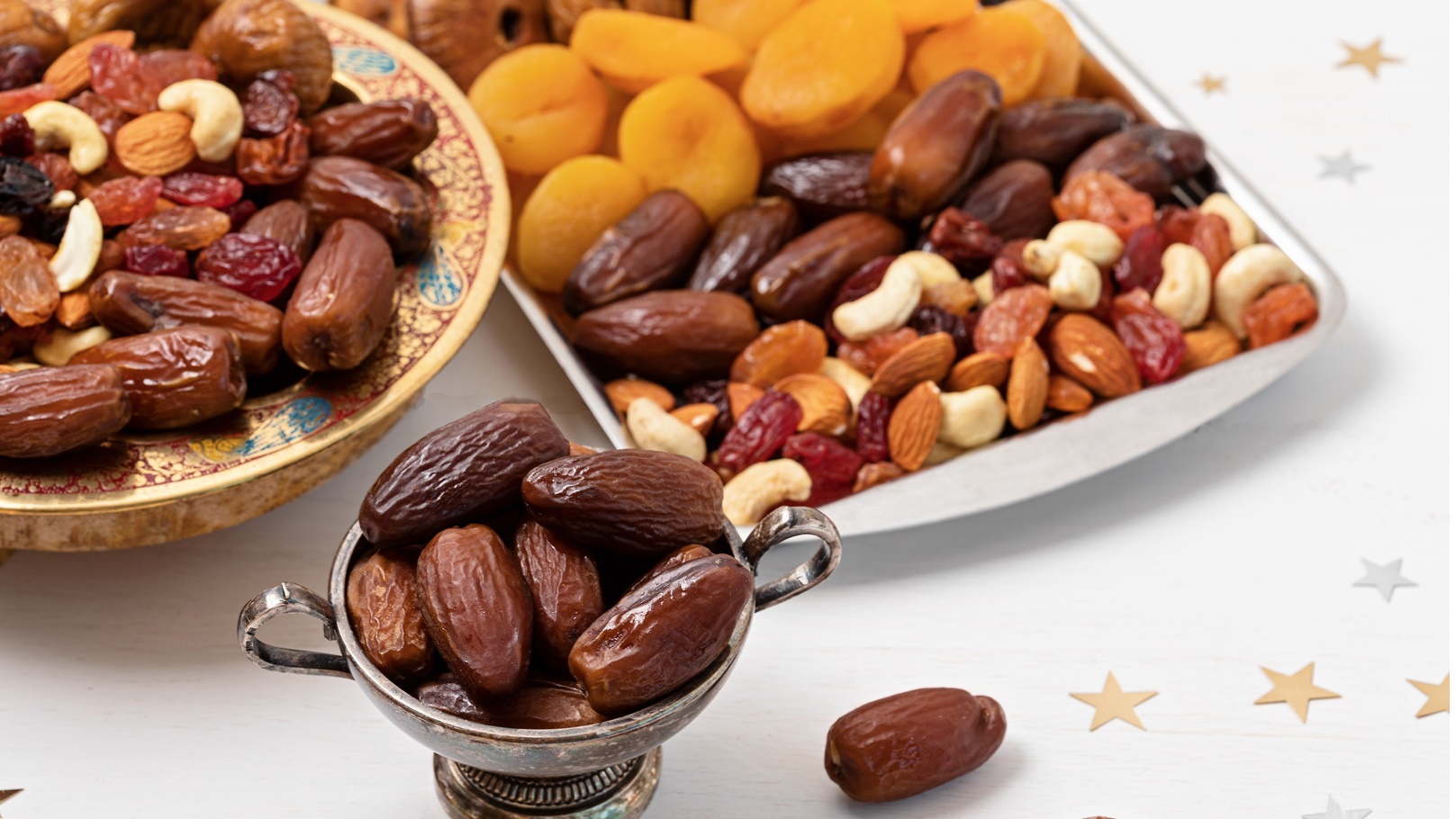 ramadan-kareem-and-iftar-muslim-food-holiday-conc-2022-04-13-14-59-15-utc