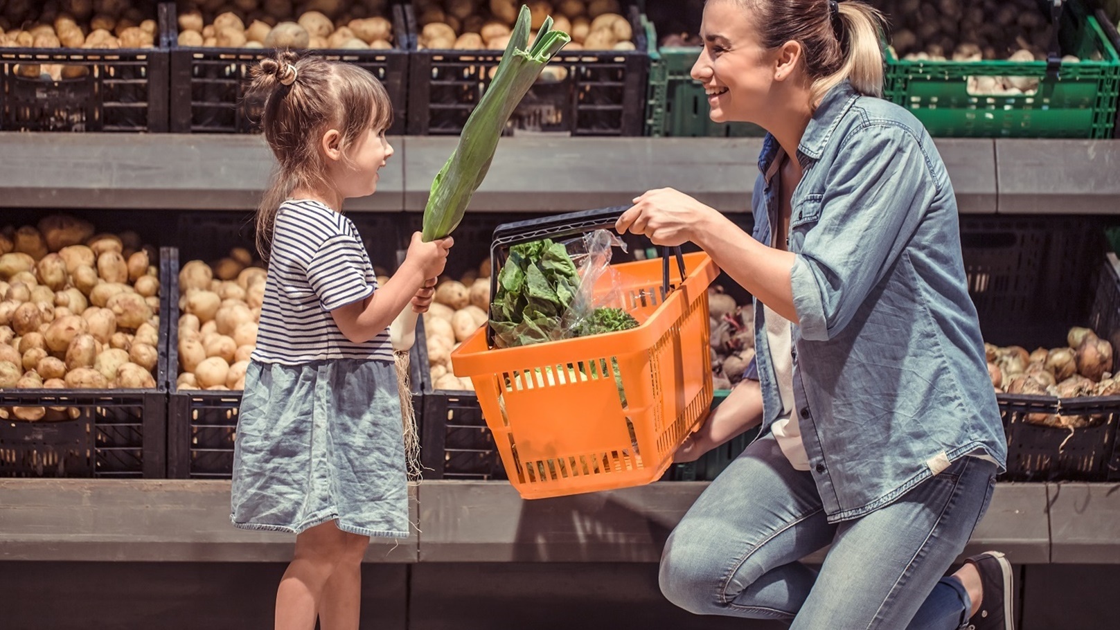 mom-and-daughter-are-shopping-at-the-supermarket-2021-09-01-02-43-36-utc