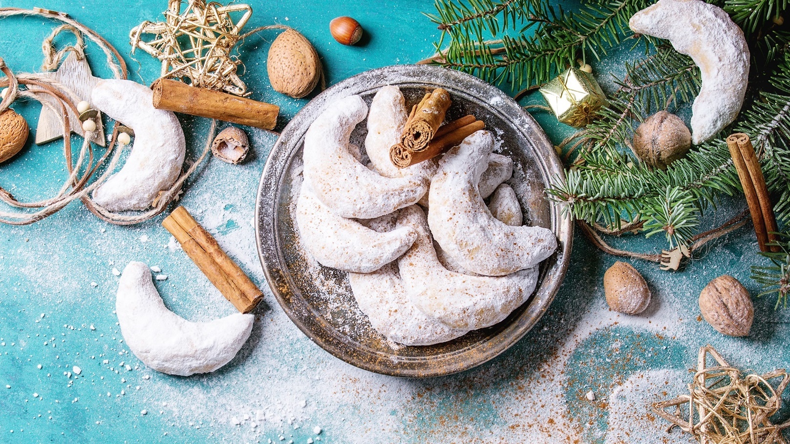 christmas-cookies-crescent-with-holiday-decoration-2021-08-26-23-07-57-utc (1)