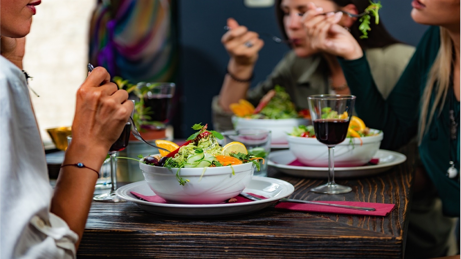 vegetarian-restaurant-young-woman-in-a-vegetarian-2021-08-26-16-53-25-utc