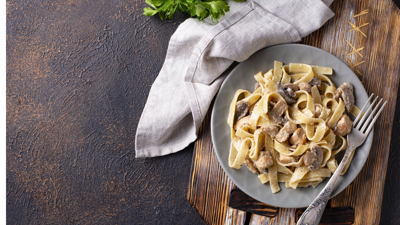 pasta-with-chicken-and-mushroom-2022-02-08-22-39-27-utc (1)