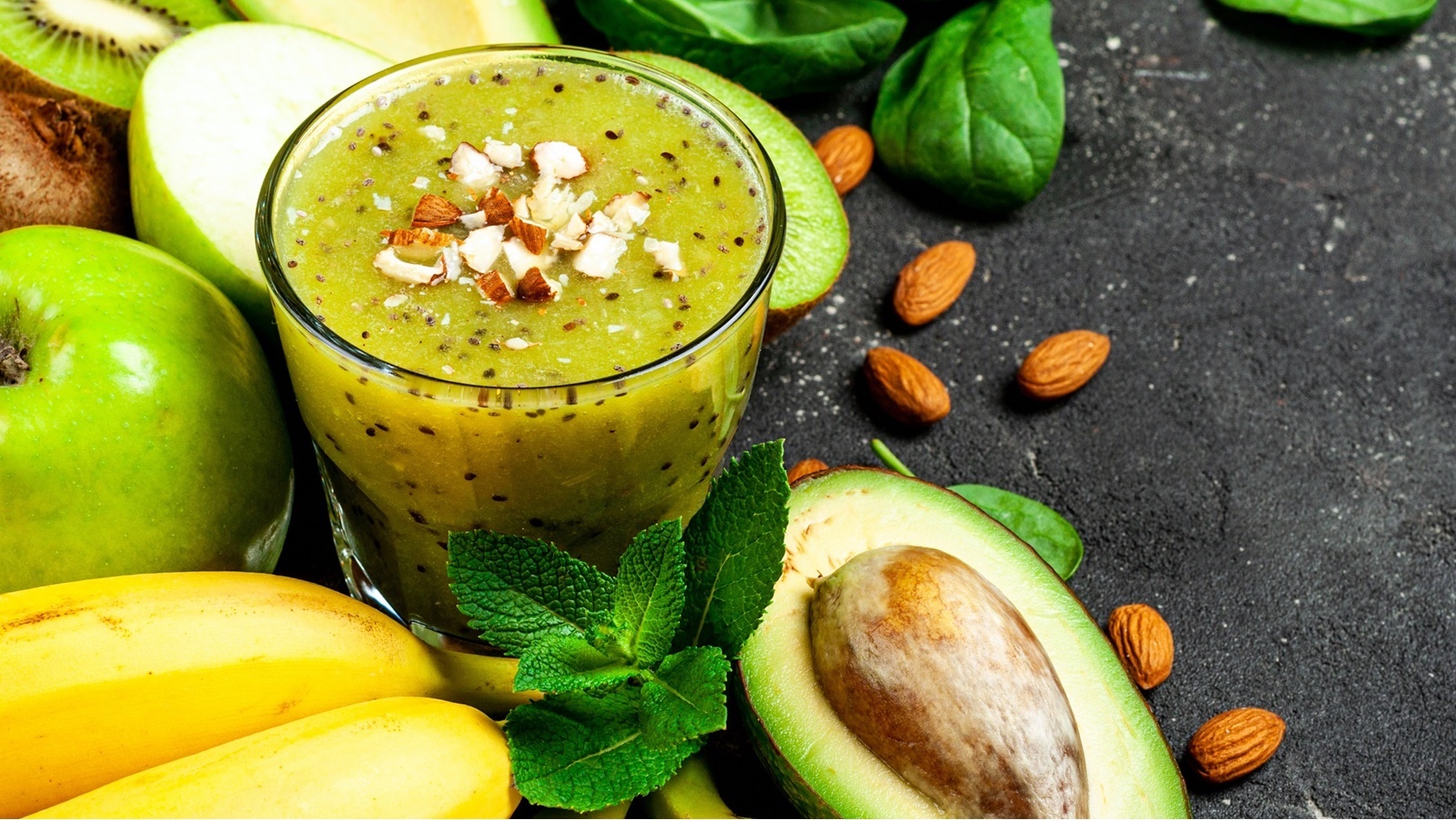 طريقة عمل عصير الافوكادو باللوز