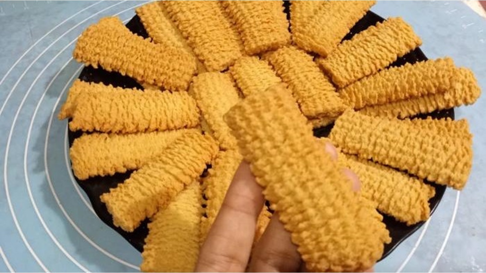 بسكويت العيد