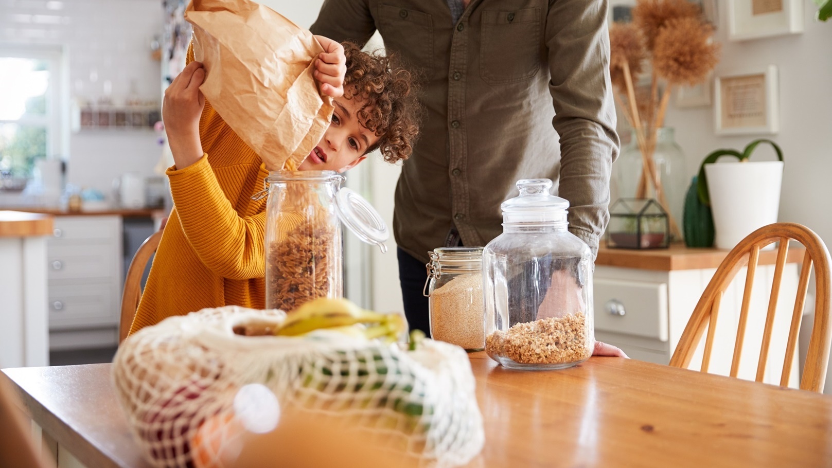 food waste اهدار الطعام في النفايات