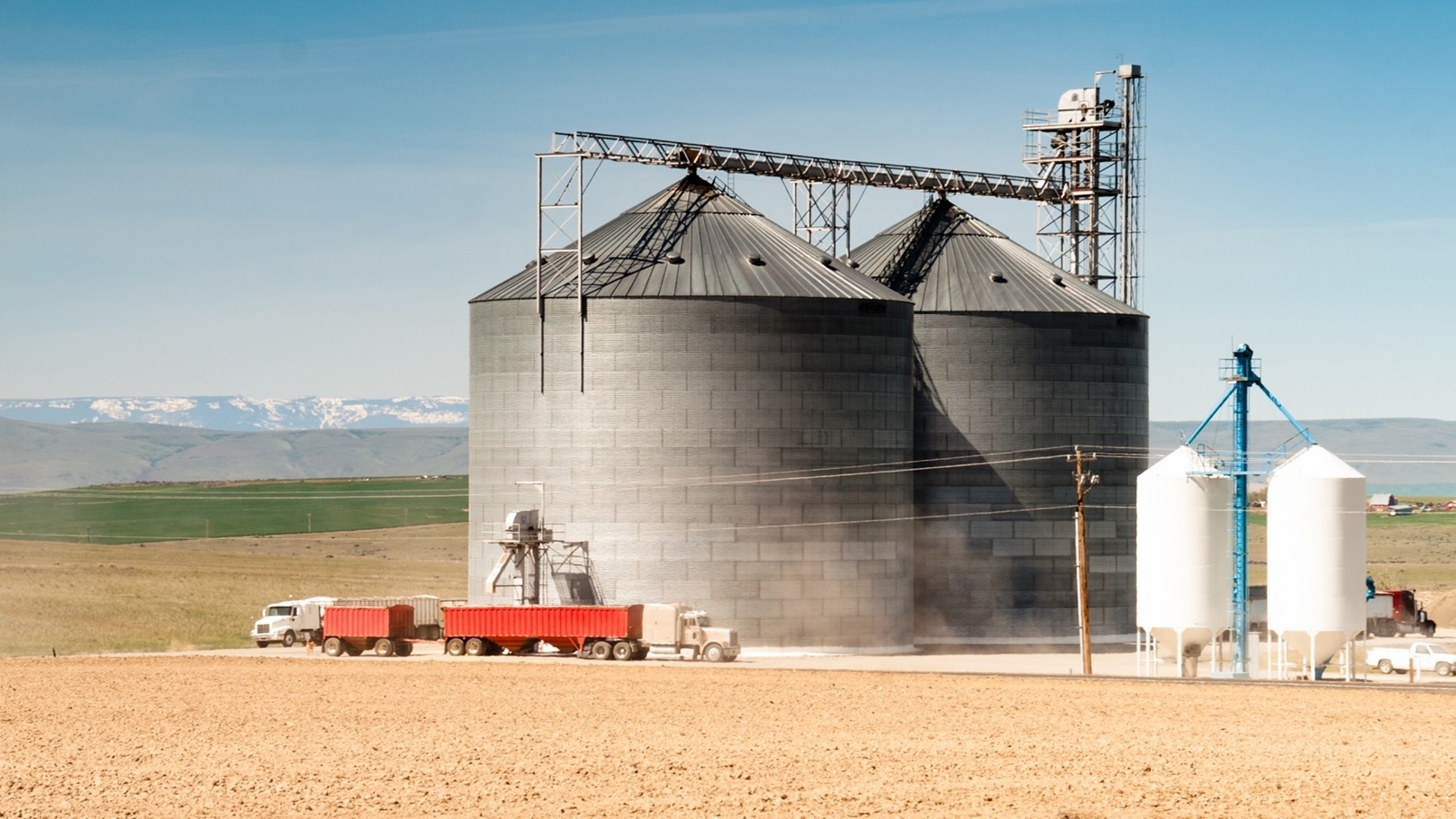 silo-grain-elevator-food-storage-agriculture-indus-2021-08-26-22-38-06-utc