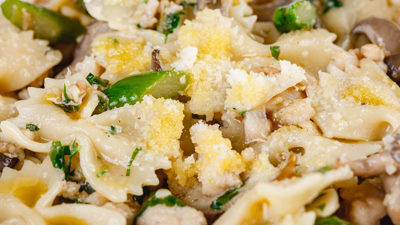 farfalle-pasta-with-champignon-mushrooms-asparagus-2021-08-30-02-58-06-utc