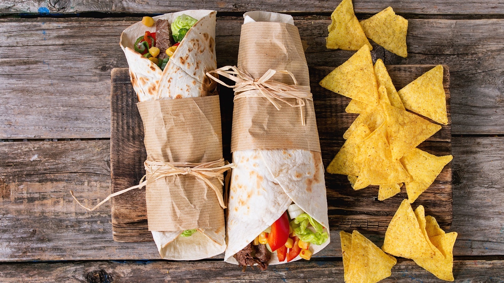 طريقة عمل خبز التورتيلا بطريقة الشيف فاطمة ابو حاتي