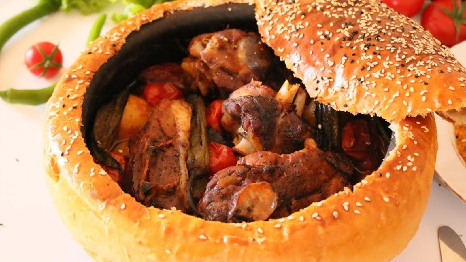 طريقة عمل طاجن اللحم بالعجين