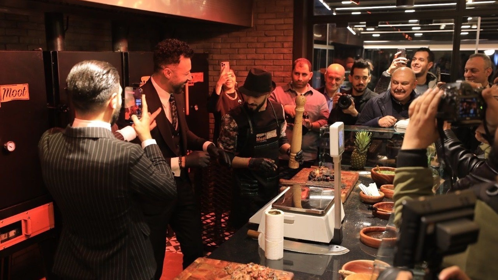 أحمد فهمي في افتتاح مطعم Meat Moot