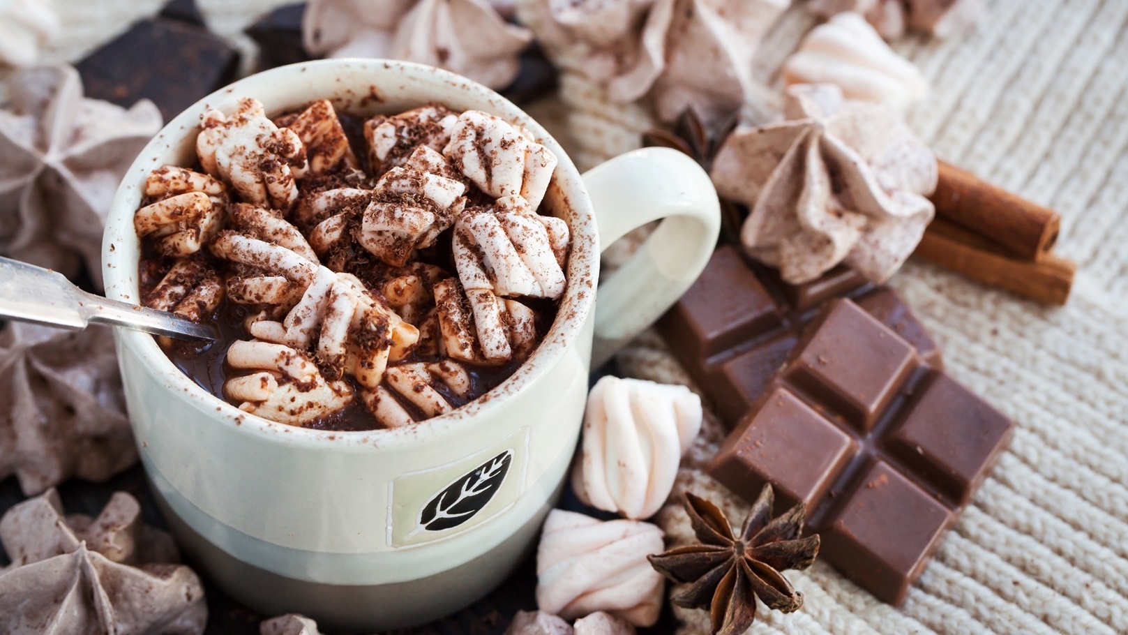 طريقة عمل الهوت شوكليت بالمارشميلو