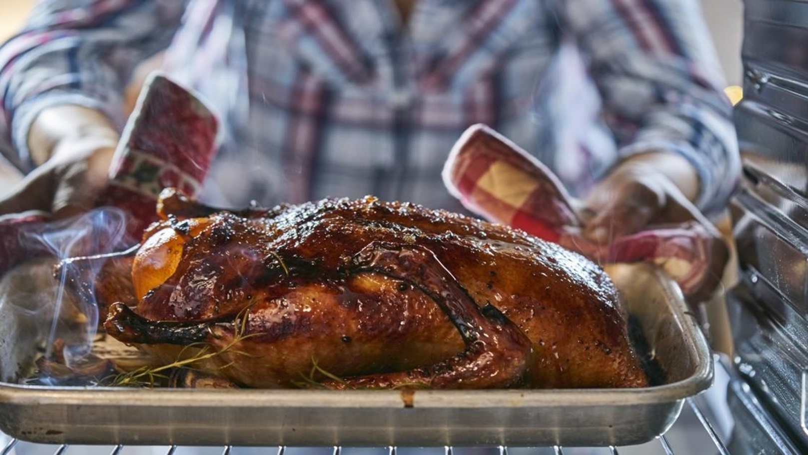 طريقة عمل البط المحشي بصل في الكيس الحراري