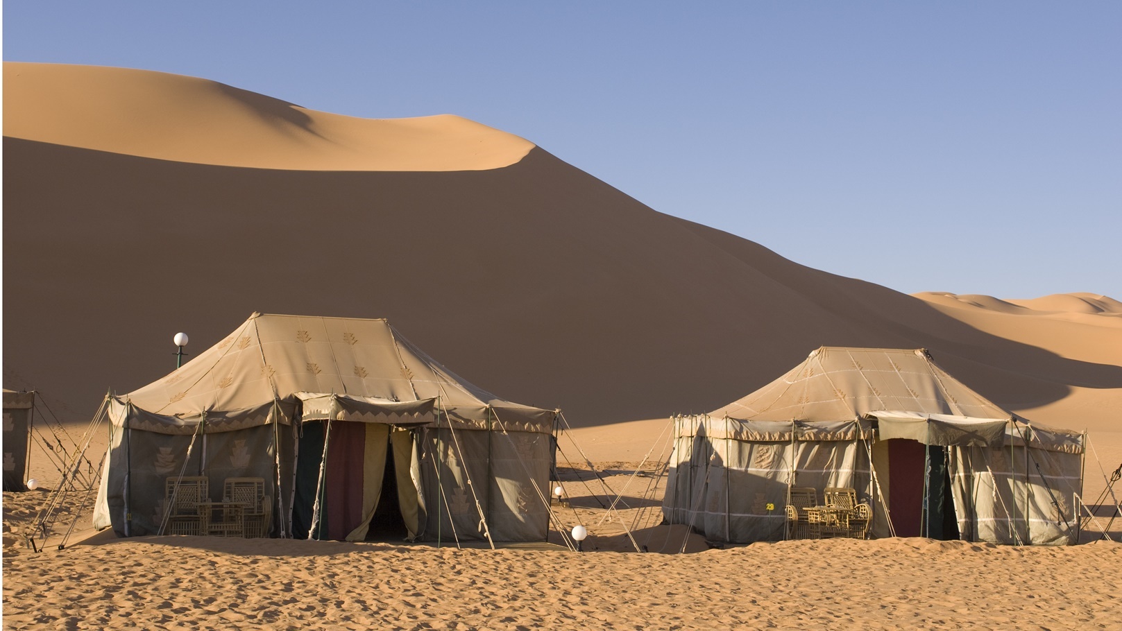 tented-camp-erg-awbari-sahara-desert-fezzan-li-2022-03-04-01-52-05-utc