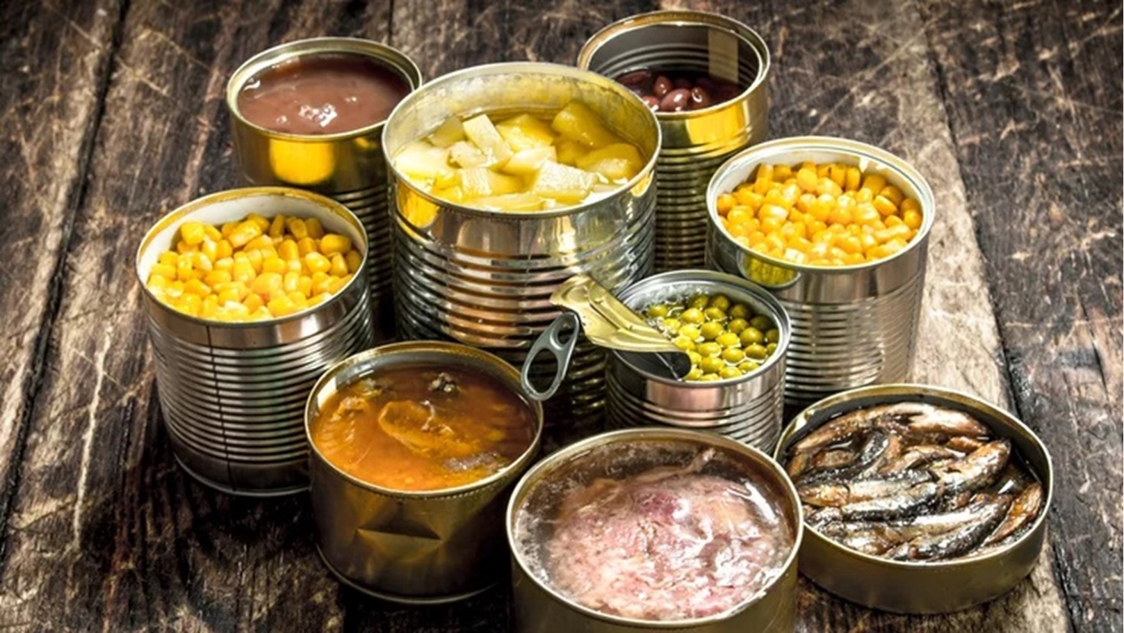 أطعمة مُعلبة