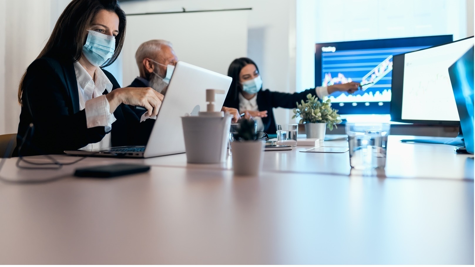 متابعة تعاملات البورصة