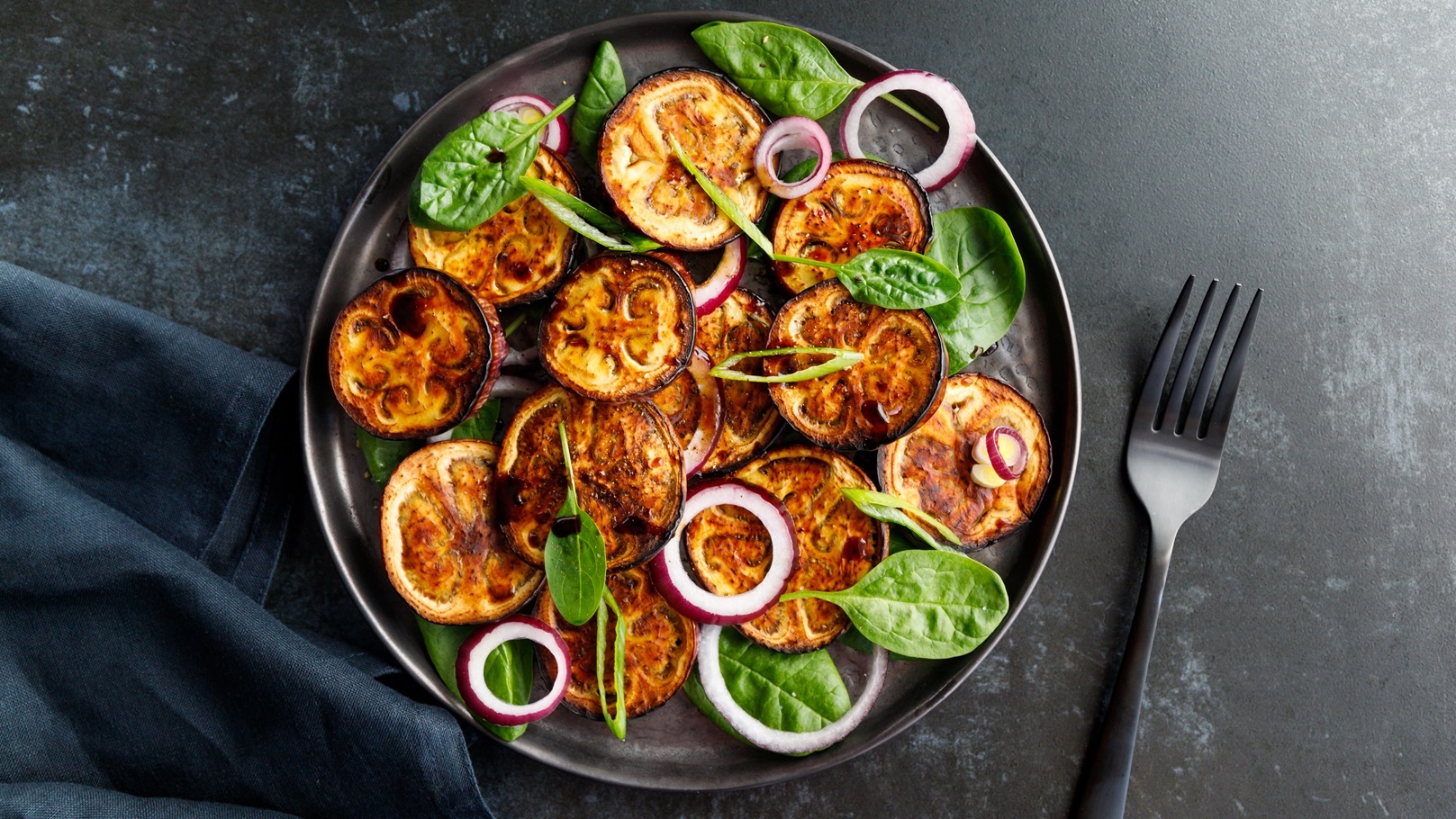 طريقة عمل الباذنجان المشوي والرمان