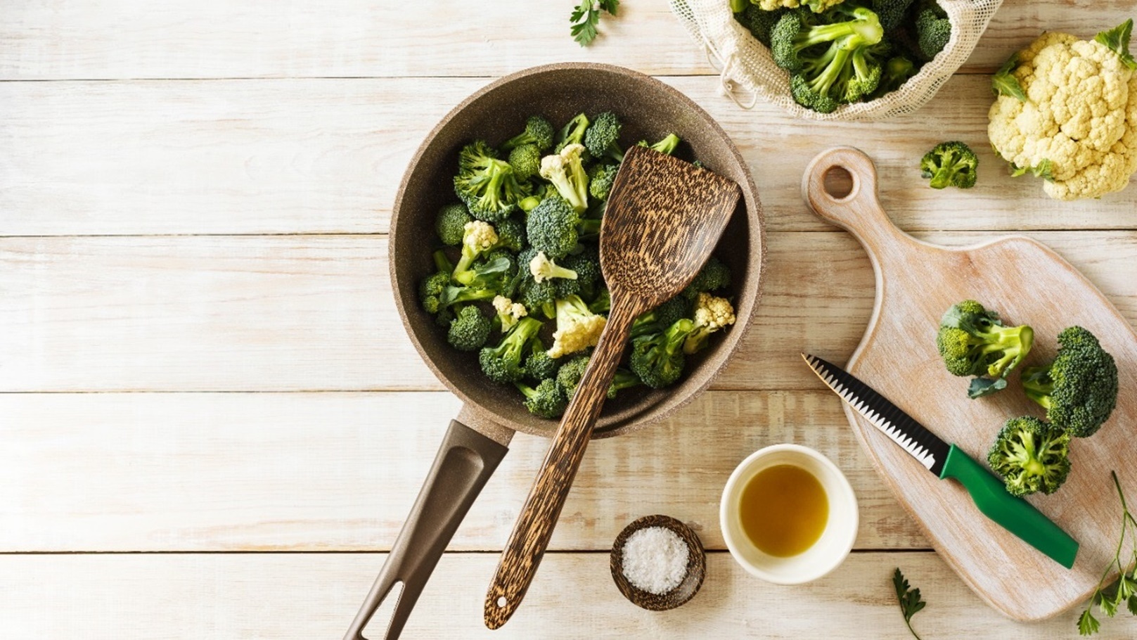 طريقة عمل البطاطس بالبروكلي وصوص الزبادي