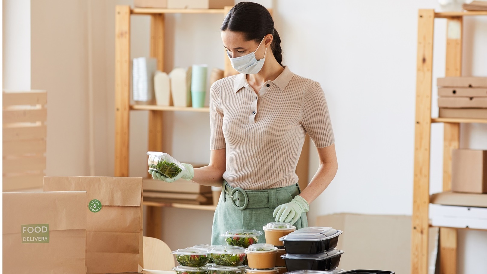 contactless-food-delivery-2022-02-02-03-55-47-utc