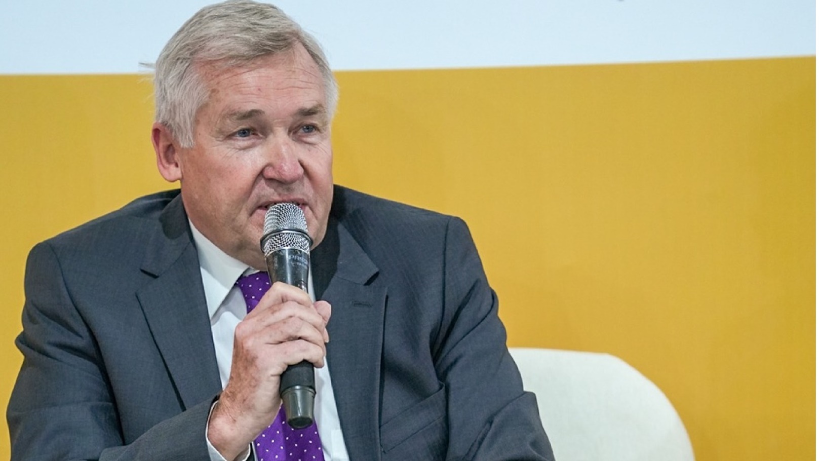 e3078a33-52e9-484f-b17f-1b1208c15af3