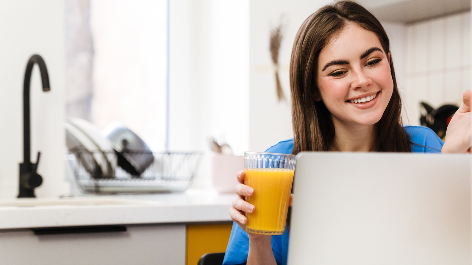طريقة عمل سموثي المانجو بالجزر