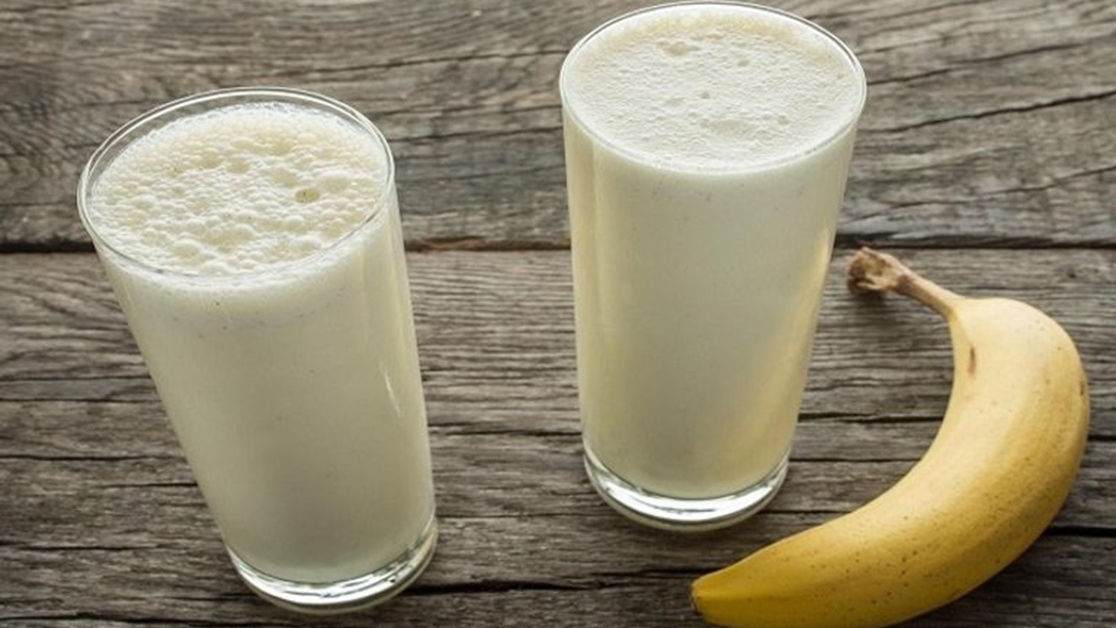 53-122936-how-to-banana-juice-with-milk-3