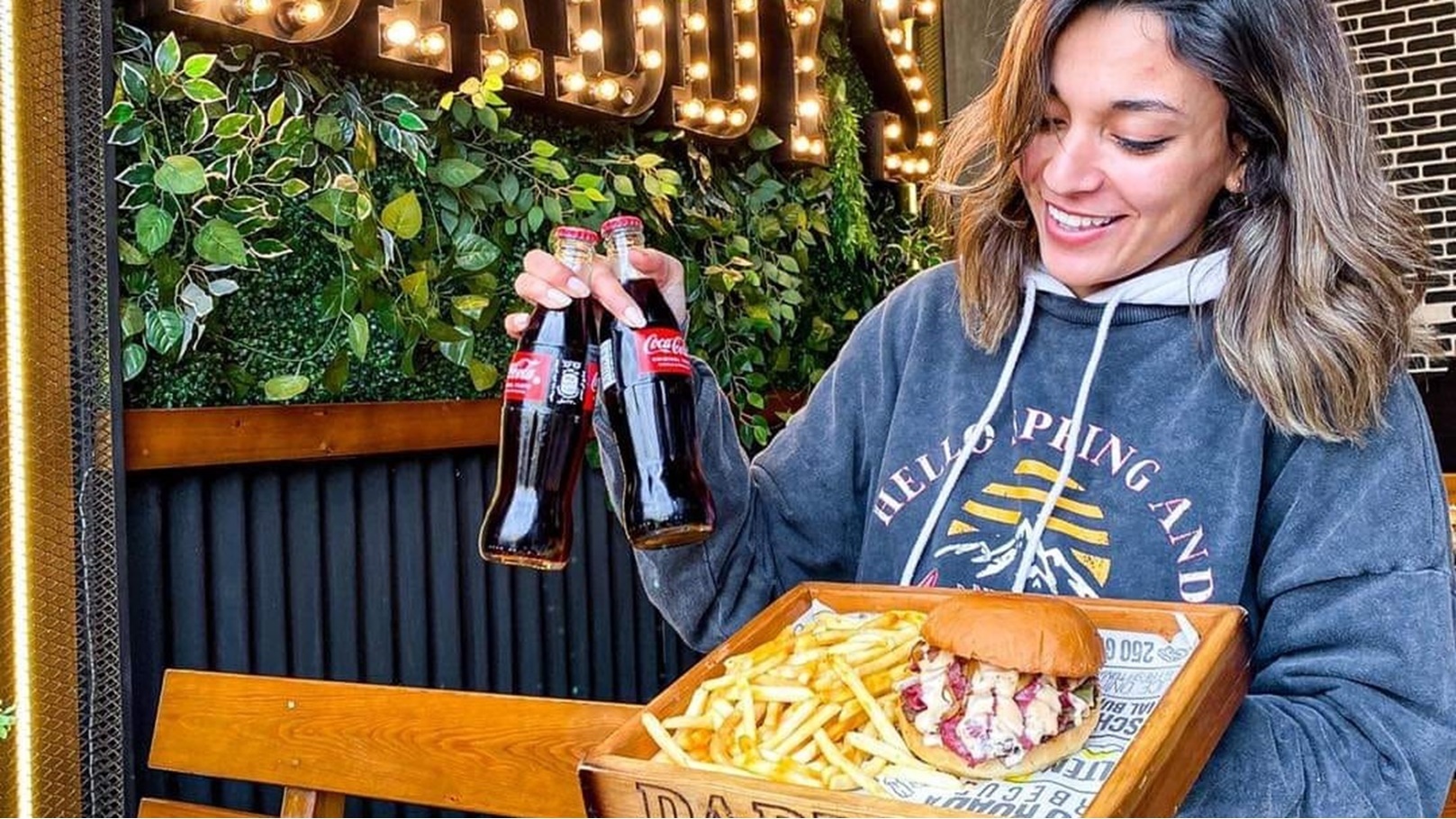 تناول الطعام في Daddy's Burger