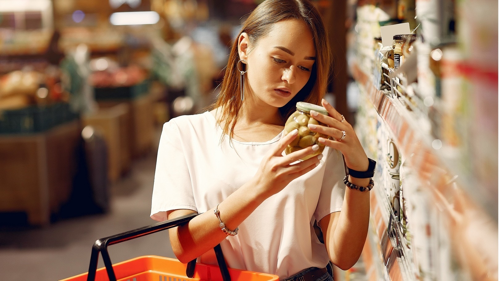young-woman-shoppong-in-supermarket-2021-08-27-18-39-04-utc (1)