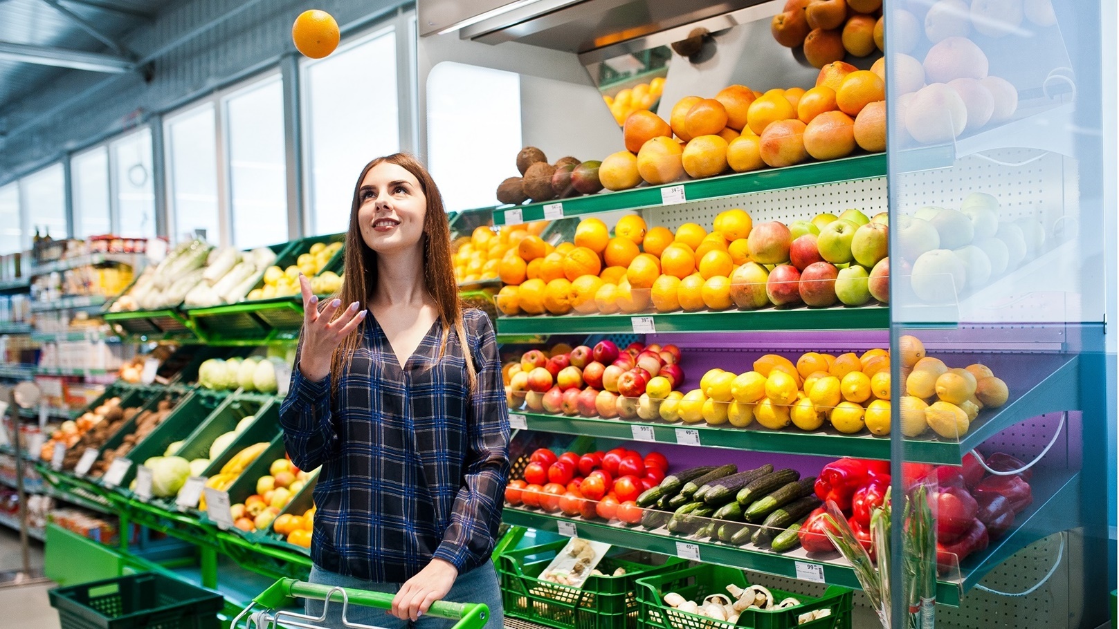 woman-in-the-supermarket-2022-05-03-23-17-15-utc