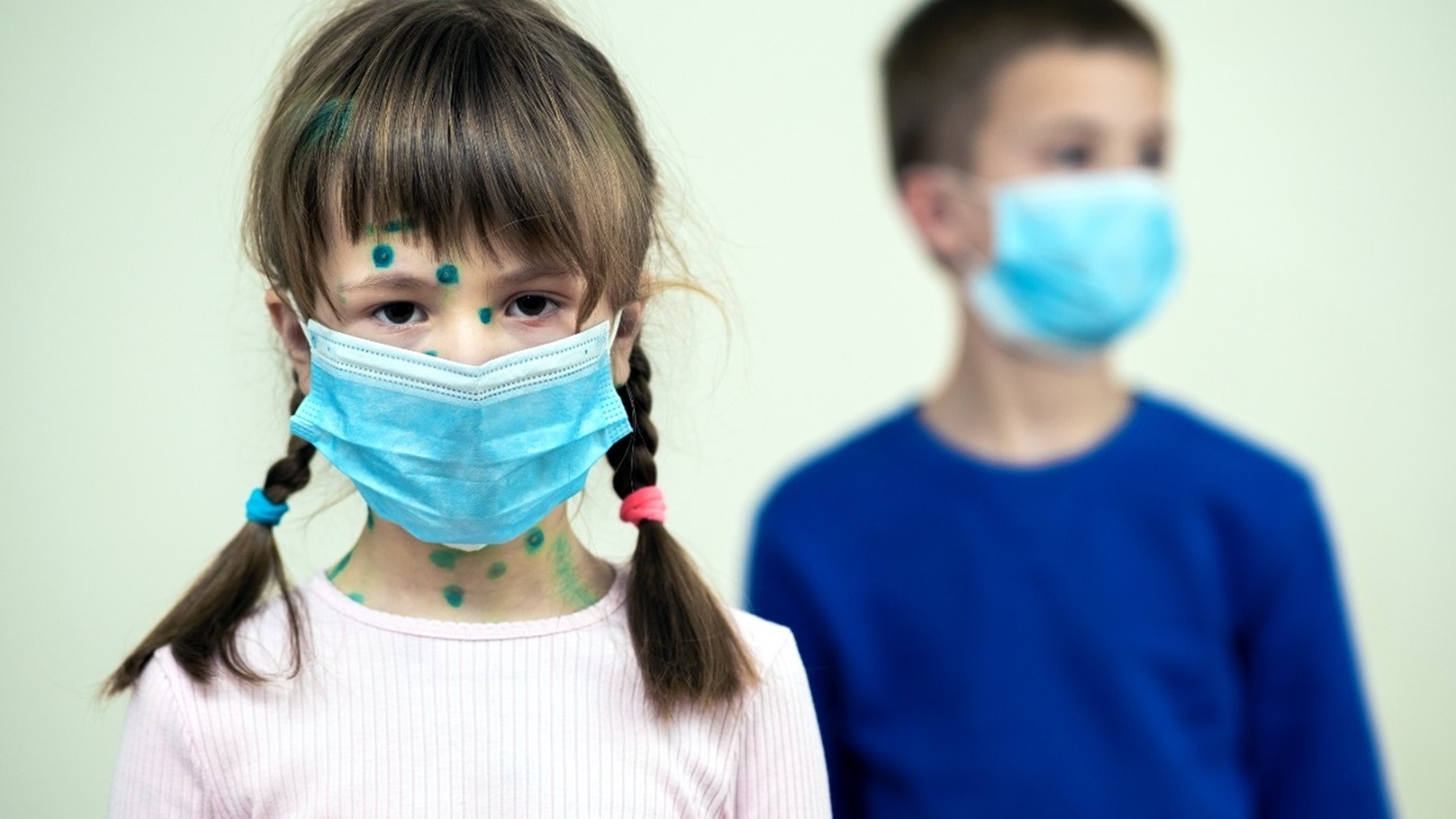 بعد إصابة 80 طفل.. تعرف على أغراض أنفلونزا الأطفال