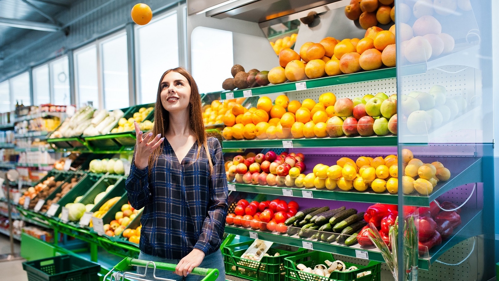 woman-in-the-supermarket-2022-05-03-23-17-15-utc
